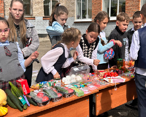 Благотворительная ярмарка-продажа «Дары осени».